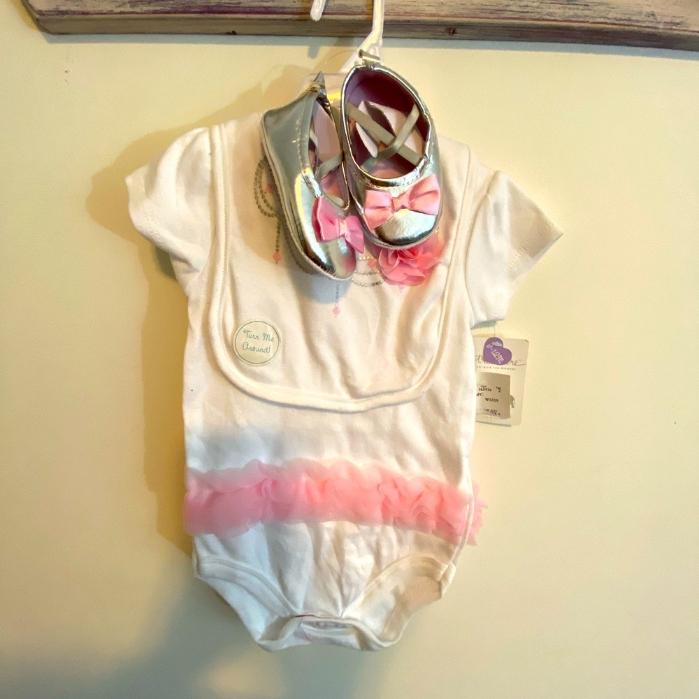 Little treasures  new silver shoes with body suit and feminine little bib